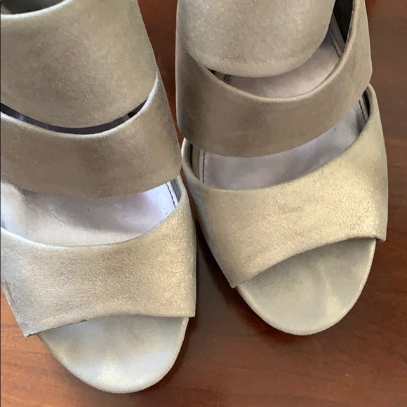 Calvin Klein silver metallic zip back high heels - Picture 5 of 8